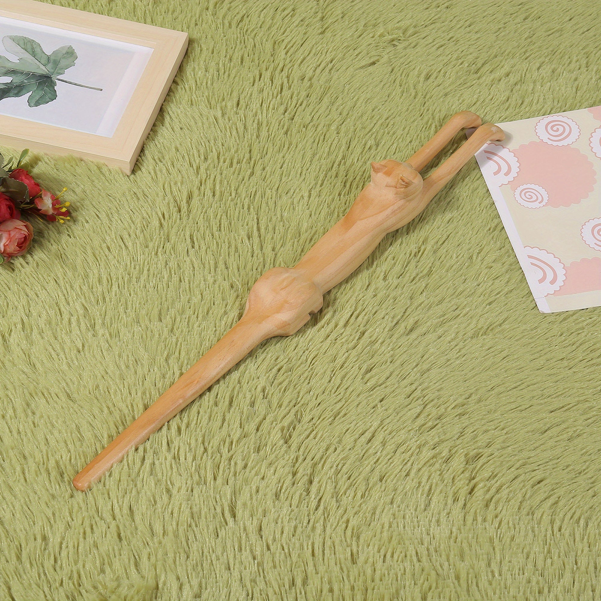 Handcrafted Wooden Cat Back Scratcher - 3D Cat-Shaped Anti-Itch Massager, Plastic-Free Natural Wood Back & Shoulder Massager for Home Office Use, Stress & Muscle Tension, Back Massager, Playful Design, Smooth Finish